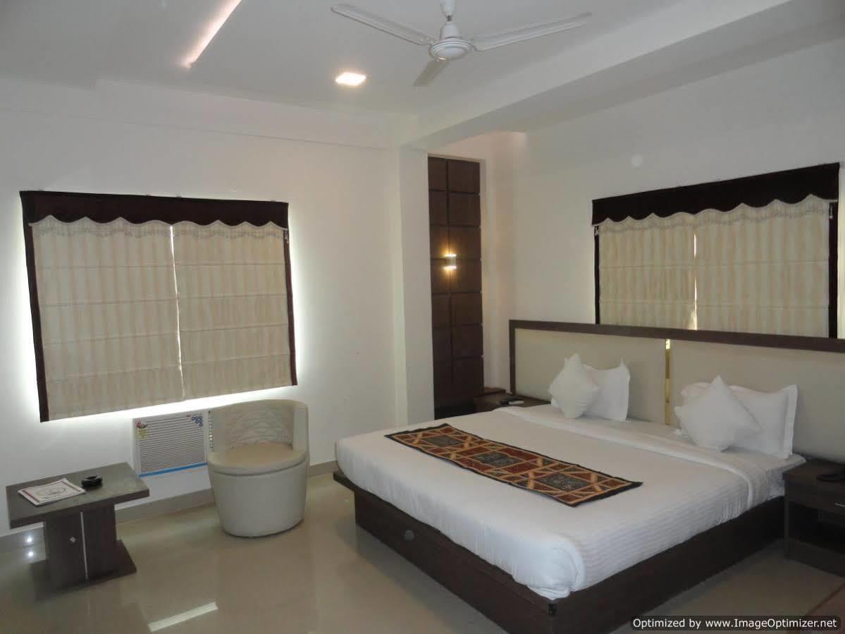 Fabhotel Plus Maniram Palace Agra  Buitenkant foto