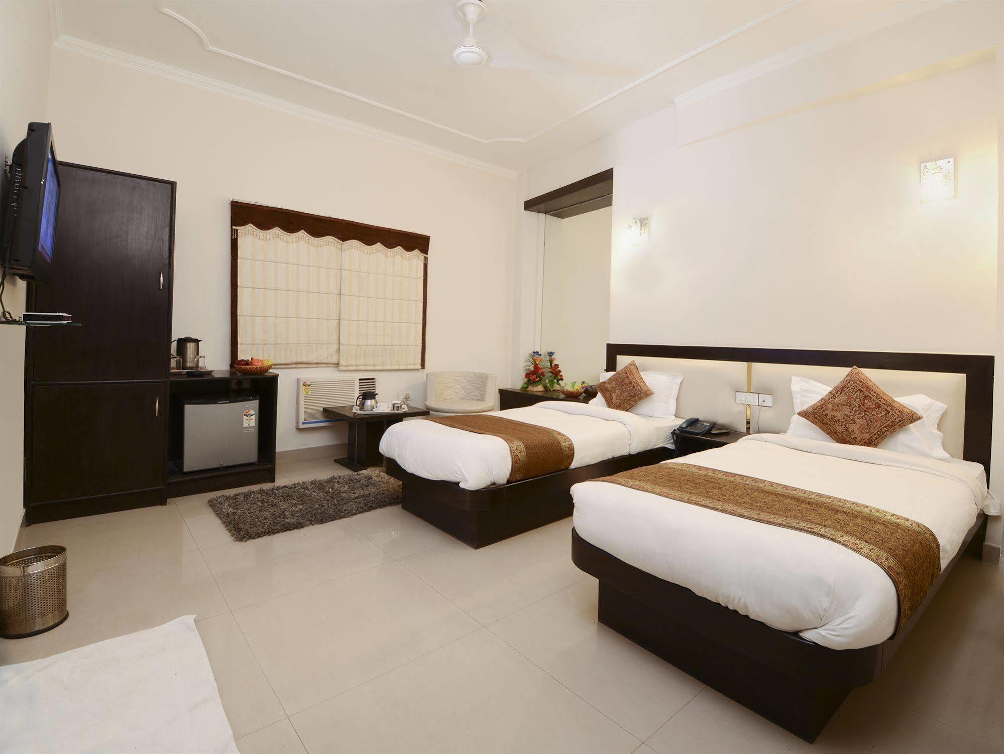 Fabhotel Plus Maniram Palace Agra  Buitenkant foto
