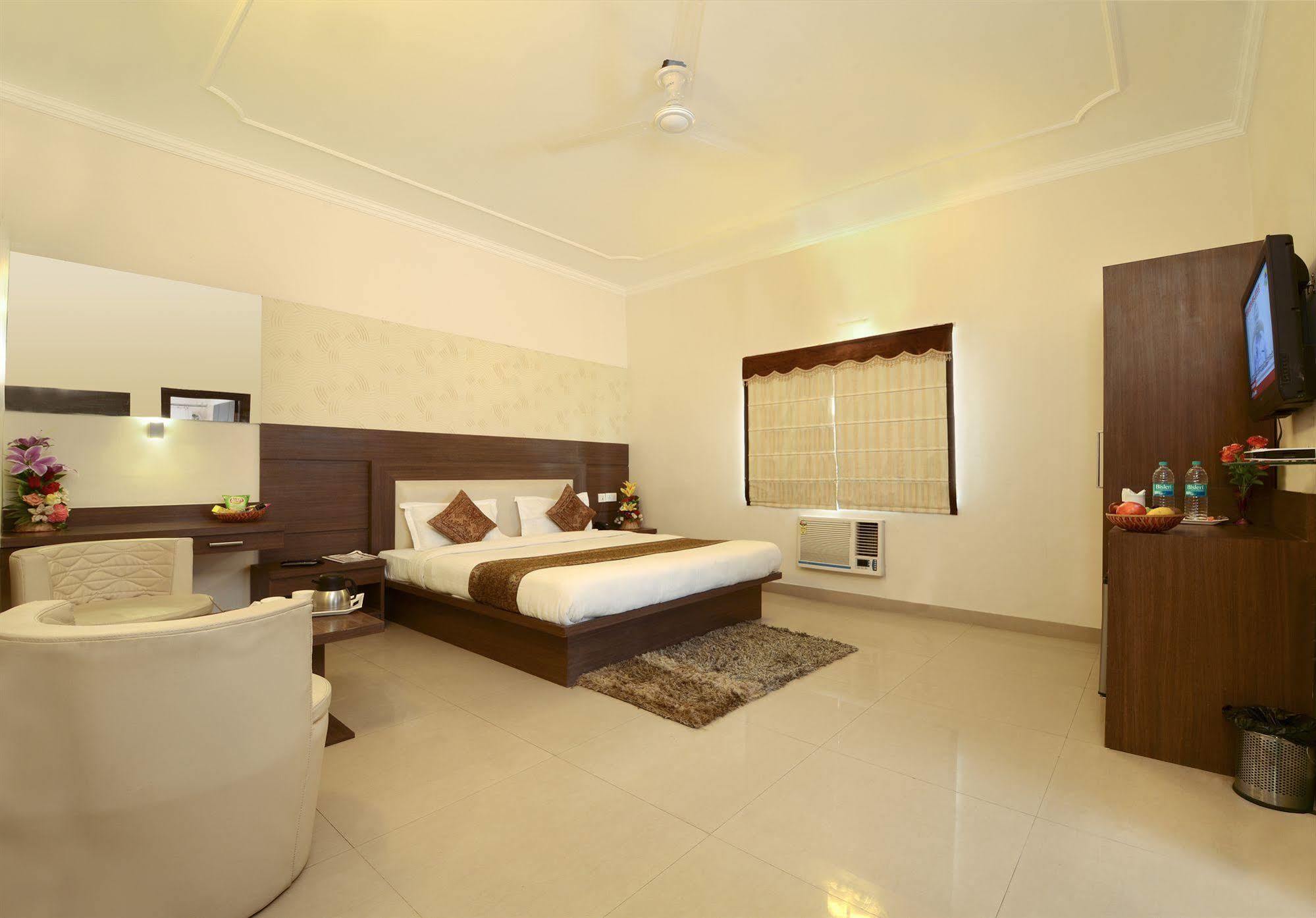 Fabhotel Plus Maniram Palace Agra  Buitenkant foto
